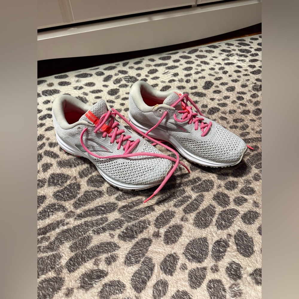 Brooks Revel 2 Sneakers 💓